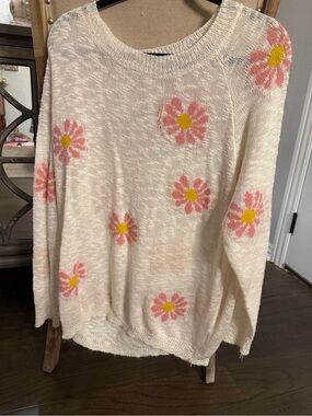 Cream Floral Knit Sweater with Pink Daisy Motif